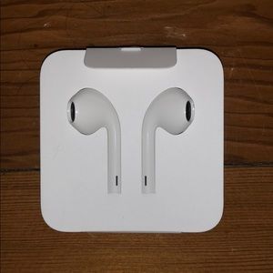 Apple head phones for iPhones 7,8 and 10